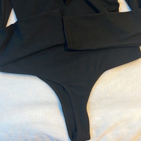 the impeccable pig womens large black bodysuit with ruffles on neckline - Picture 3 of 3